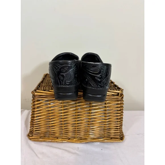 Women's Dansko Clogs Size 38 Black - Picture 8 of 8